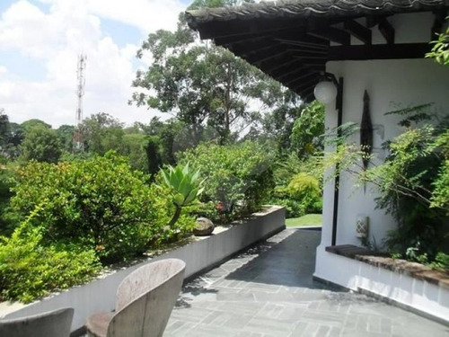 Linda Casa No Morumbi Com Ambientes Espaçosos E Belíssimo Jardim Com Piscina - 3-im16861