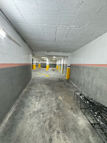 Piso Industrial En Alquiler 816 M2 - Urb. Los Ruices