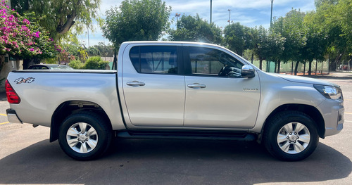 Toyota Hilux 2.8 Cd Srv 177cv 4x4