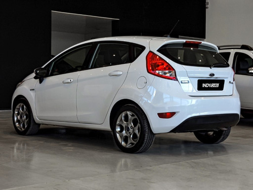 Imagen 6 de 15 de Ford Fiesta Kinetic Design 1.6 120cv Titanium 2013