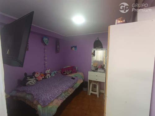 Casa Esquina En Venta De 5 Dorm. En Estación Central,