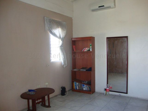 Milagros Inmuebles Apartamento Venta Cabudare Lara Av Intercomunal Barquisimeto Acarigua Economica Residencial Economico Código Inmobiliaria Rent-a-house 25-5593