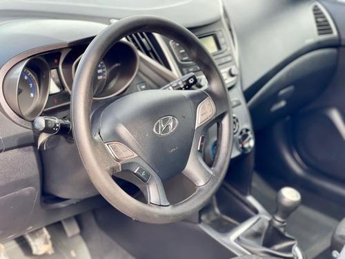 Imagem 8 de 10 de Hyundai Hb20 Comfort Style 1.0 Tb Flex 12v Mec.