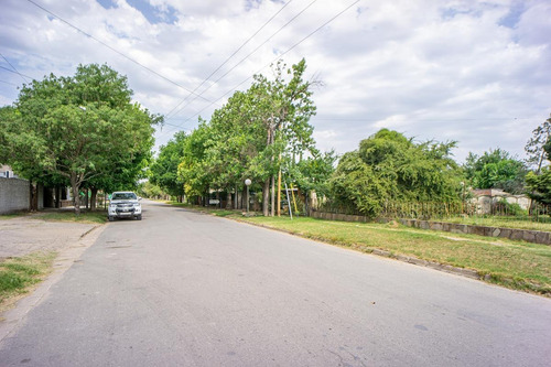 Imagen 3 de 7 de Venta: Terreno Con Pileta En El Centro De Funes.