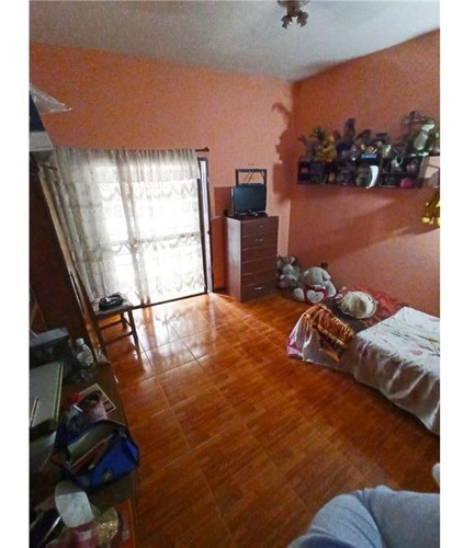 Venta Casa En Planta Alta Sobre Av. San Martin