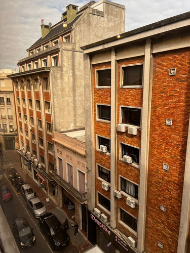 Ciudad Vieja Misiones Y Rincon, Cerca Del Puerto De Montevideo, Gran Oficina En Venta O Alquiler