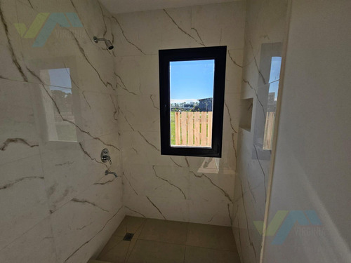 Casa En Venta 4 Ambientes - Barrio Cerrado Santa Elisa - Pilar Del Este -