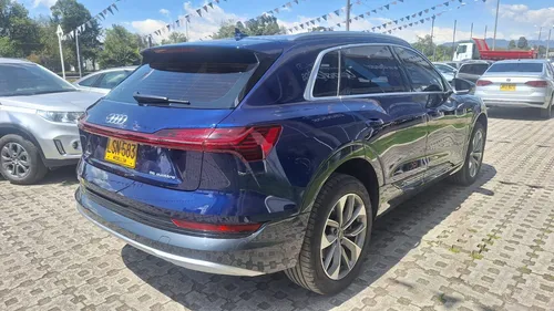 Audi E-tron Advanced
