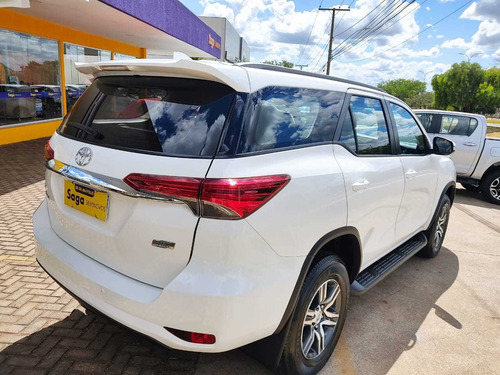 Imagem 6 de 13 de Toyota Sw4 2.7 Sr 7l 4x2 (aut) (flex)