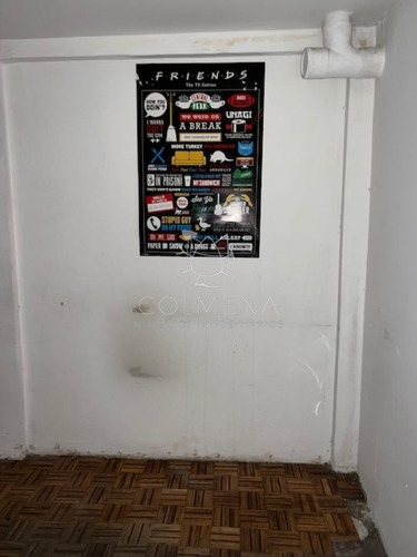 Imagen 11 de 14 de Muy Buen Local Ubicado A 1 Cuadra De La Puerta De La Ciudadela. - Montevideo Ciudad Vieja