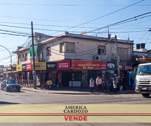 Local Comercial 61 M2 Sobre Av. Mitre, Paso Del Rey