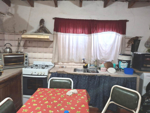 Venta Casa En Jose C Paz. 3 Dormitorios
