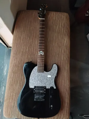 【希少】Squier AVRIL LAVIGNE Telecaster Guitarra Squier Telecaster Edição Avril Lavigne | MercadoLivre