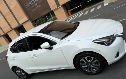 Mazda 2 Hatchback Grand Touring Automatico