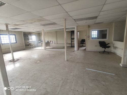 Imagen 7 de 15 de Venta De Galpon En Zona Industrial Palo Negro.