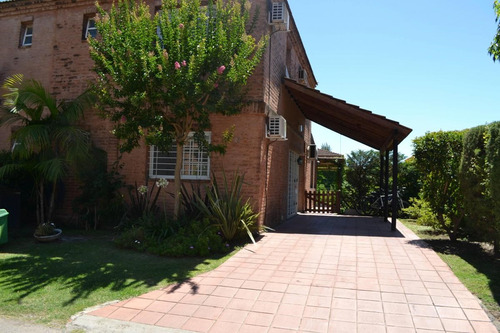 Casa Chalet  En Venta En Pilar House, Pilar, G.b.a. Zona Norte