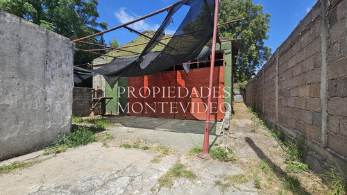 Casa En Venta Con Gran Metraje De Terreno - Carrasco