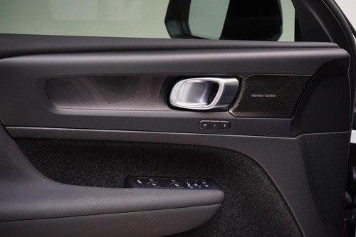Volvo XC40 RECHARGE PLUS (ELÉTRICO)