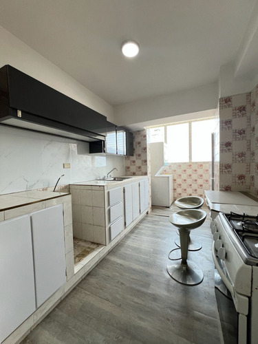 En Venta Apartamento En La Trigaleña, Residencia Gran Pama, Valencia. Maritza Lopez