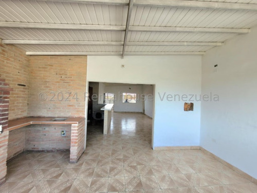 Milagros Inmuebles Edificio Venta Barquisimeto Lara Zona Centro Economica Residencial Economico Comercial Código Inmobiliaria Rent-a-house 25-140