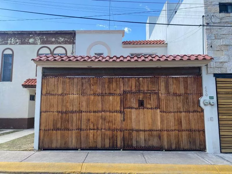 Casa Sola En Venta En Quinta Las Villas, Irapuato, Guanajuato