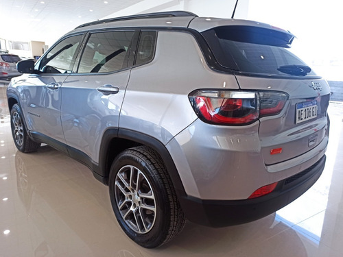 Imagen 4 de 15 de Jeep Compass Sport 2.4