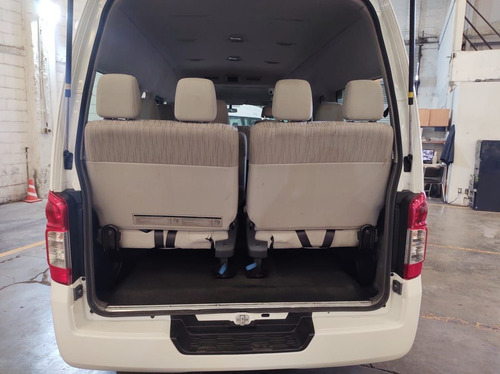 Imagen 11 de 15 de Nissan Urvan 2019 2.5 15 Pas Ampliapack Seg Die Mt