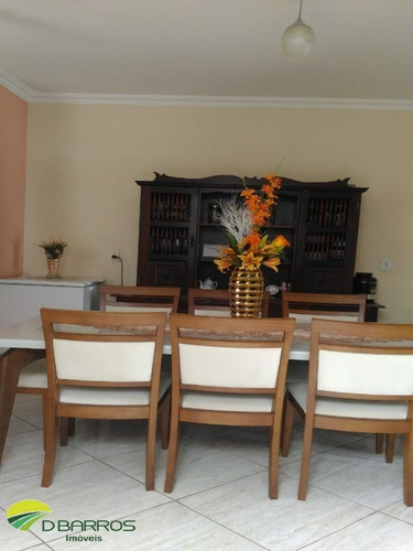 Hipica Pinheiros - Taubate - Sobrado - 4 Dorms - Sendo 1 Suite - 3 Salas - 3 Banheiros - 6 Vgs - Terreno 282mta - A.c.232mts - 6002 - 34496860