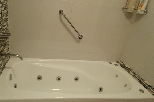 Jacuzzi Max Esencial 170x70x45 6 Jets Acrílico Alta Calidad