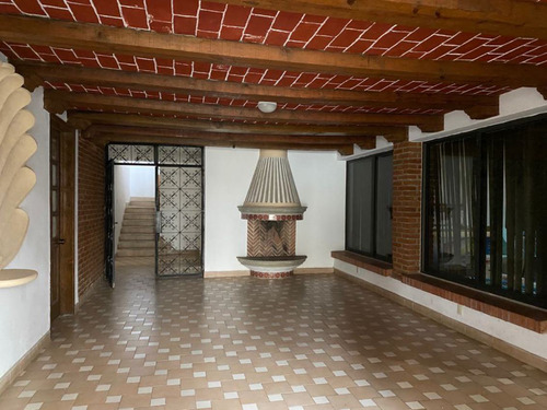 Comercial En Esquina Con Frente A La Avenida San Diego - Roq-825-cs