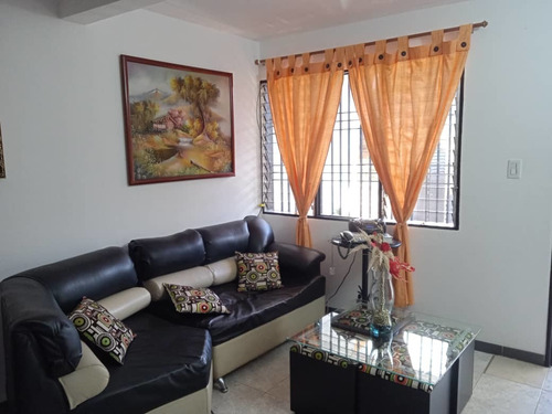 Imagen 5 de 8 de En Venta Casa Urb Privada Via El Campito