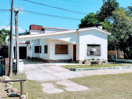 Imagen 2 de 14 de Casa De Tres Dormitorios En Salinas