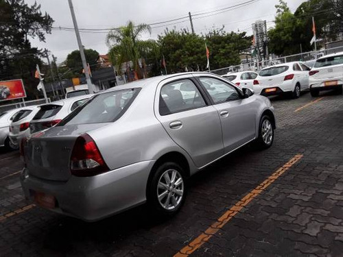 Toyota Etios 1.5 X Plus Sedan 16v Flex 4p Automático