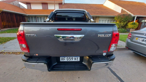 Imagen 4 de 8 de Toyota Hilux 2021 2.8 Cd Sr 177cv 4x4