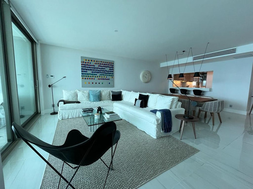 Apartamento En Alquiler De 3 Dormitorios En Playa Mansa (ref: Bpv-9822)