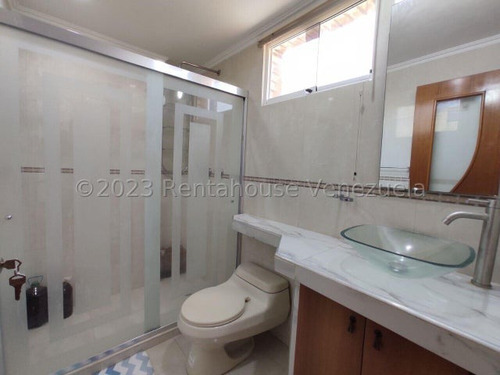 Con Financiamiento San Isidro En Venta En Maracay 23-22670 Wjo