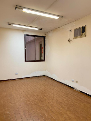 Cocucci Vende Excelente Galpón Con Oficinas