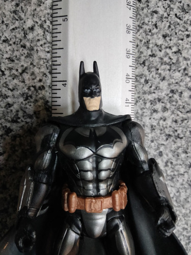 Dc Multiverse Batman, Armored Batsuit, Arkham City, 11 Cms!! (Usado)