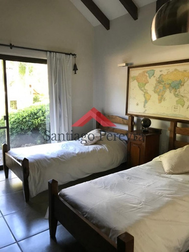 Excelente Casa De Cuatro Dormitorios En Venta En Pinares- Ref: 6482