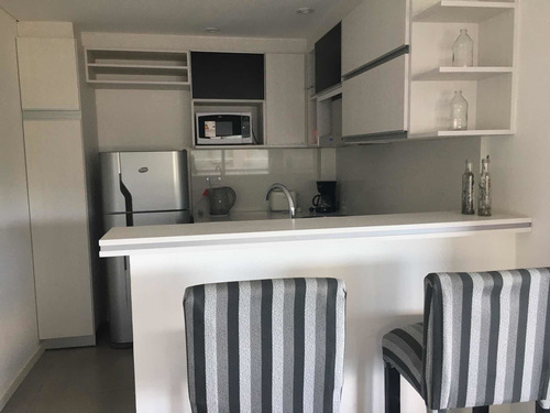 Imagen 8 de 30 de Positive Tower Pinamar- Alquiler Por Día Turístico/ Uade Con Amenities Y Cochera