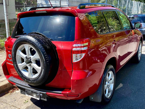 Toyota Rav4 2.4 4x2 At 2011
