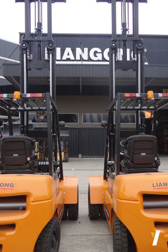 Autoelevador Liangong 25 Triple Torre 4,5m Levante 2.5tn
