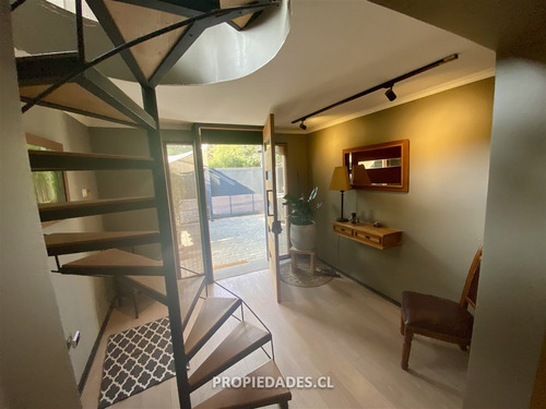 Casa En Venta De 3 Dorm. En Las Condes