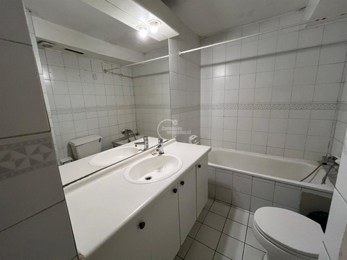Departamento En Arriendo De 2 Dorm. En Las Condes