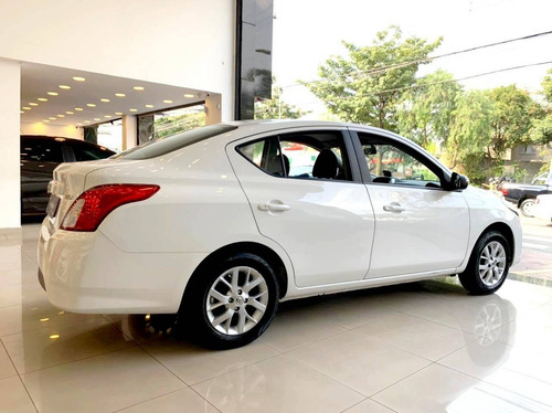 Imagem 6 de 10 de Nissan Versa 1.6 16v Flexstart Sv 4p Manual