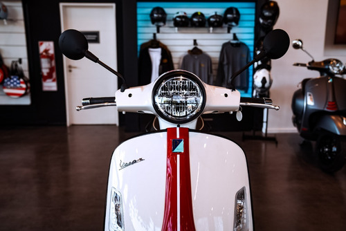 Imagen 10 de 18 de Vespa Gts Super 300 Racing Sixties Disponible Ya
