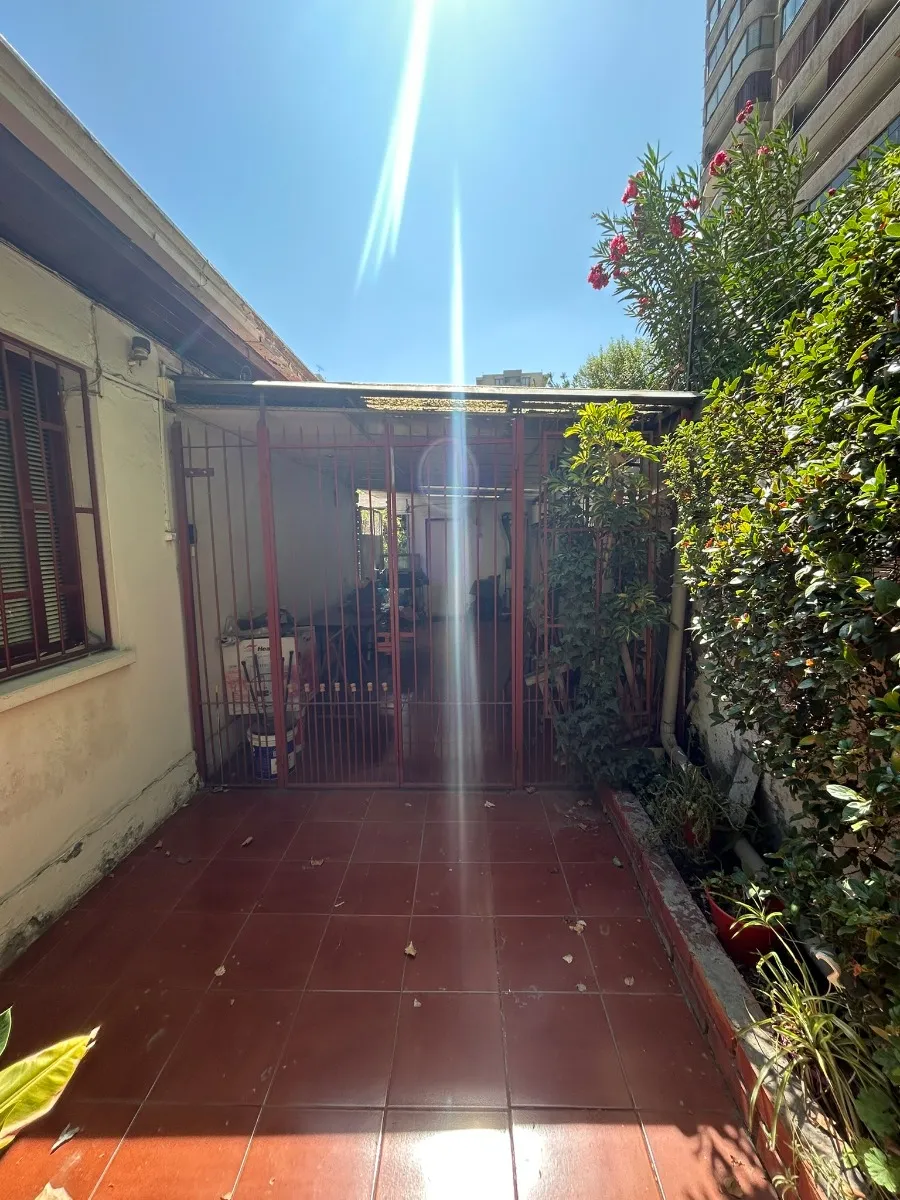 Imagen 2 de 14 de Amplia Casa Con Hermoso Jardin Estacionamiento Cubierto