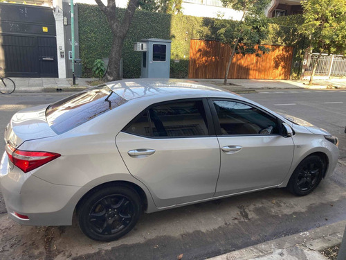 Imagen 8 de 12 de Toyota Corolla 2015 1.8 Xli Cvt 140cv