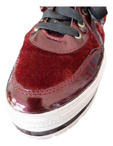 Zapatillas Urbanas Plataforma Bordó Charol Y Plush T.40 (Usado)