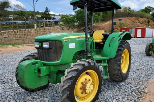 Trator De Pneus Agrícola 4x4 - John Deere 5055e - 2014